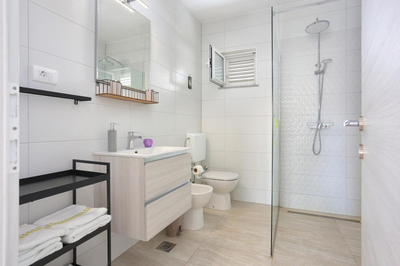 Seaside Holiday House Poljica, Trogir - 5161 Marina Εξωτερικό φωτογραφία